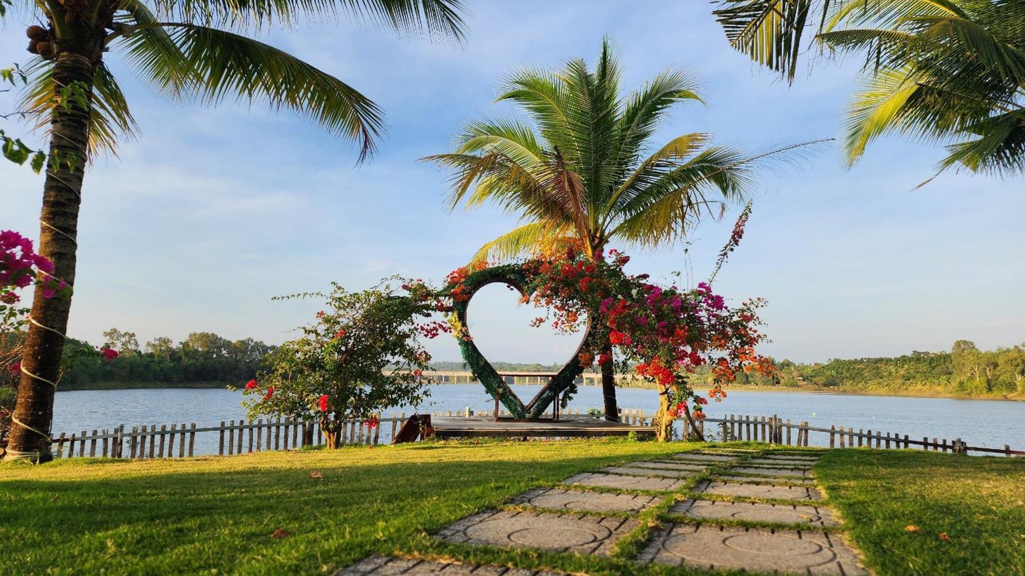 Dat Rong Dinh Gia Trang Ba Ria Exteriér fotografie